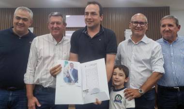 EL INSTITUTO DE VIVIENDA ENTREGÓ TÍTULOS DE PROPIEDAD A FAMILIAS DE CHARATA