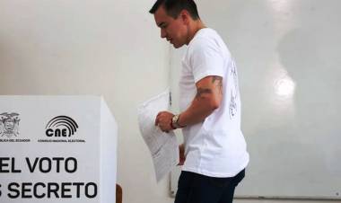 ECUADOR: RECHAZO A LA REFORMA CONSTITUCIONAL Y LAS MEDIDAS IMPULSADAS POR NOBOA