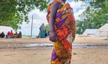 AMINA, LA NIÑITA QUE HUYÓ DE LOS SAQUEOS A SU PUEBLO EN MOZAMBIQUE Y MOVILIZA LA SOLIDARIDAD INTERNACIONAL