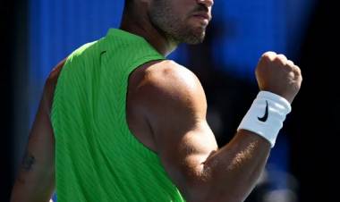 ALCARAZ Y ZVEREV AVANZARON A SEMIS EN EL ABIERTO DE AUSTRALIA