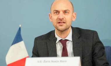 FRANCIA COMPLICA LAS ACTIVIDADES DEL EMBAJADOR DE ESTADOS UNIDOS