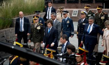 MILEI ANUNCIÓ QUE DARÁ UNA DISTINCIÓN A LOS VETERANOS DE MALVINAS Y ANTICIPÓ MEJORAS PARA LAS FUERZAS ARMADAS