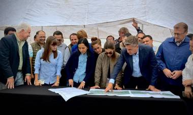 VILLA ÁNGELA: “LA RUTA 13 ES UNA OBRA TRASCENDENTAL PARA EL CHACO” DIJO EL GOBERNADOR ZDERO