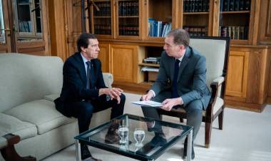 SANTILLI SIGUE CON SU AGENDA DE ENCUENTROS PARA DESTRABAR LA AGENDA PARLAMENTARIA