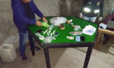 VILLA ÁNGELA: DESBARATAN PRESUNTOS KIOSCOS NARCO CON MÁS DE 600 GRAMOS DE COCAÍNA Y MILLONES EN EFECTIVO