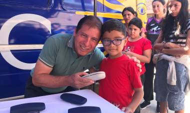 ”VER PARA SER LIBRES” LLEGÓ A CAMPO LARGO Y A PRESIDENCIA ROCA CON CONTROLES Y ENTREGA DE ANTEOJOS