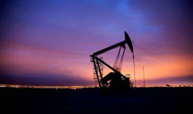 EL PETRÓLEO CAE POR DEBAJO DE LOS US$100 ANTE POSIBLE ACUERDO ENTRE EE.UU. E IRÁN