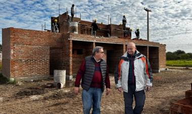 EL GOBIERNO PROVINCIAL AVANZA CON LA CONSTRUCCIÓN DE VIVIENDAS EN EL BARRIO SANTA RITA DE SÁENZ PEÑA