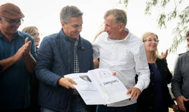 DESPUÉS DE DÉCADAS DE INCERTIDUMBRE: PRODUCTORES DE EL IMPENETRABLE RECIBIERON SUS TÍTULOS DE PROPIEDAD
