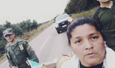 SALTA: HACE UNA CAMINATA DE MÁS DE 500 KM EN RECLAMO DE JUSTICIA POR LAS MUERTES DE SU HIJA Y SU NIETA EN LA CESÁREA
