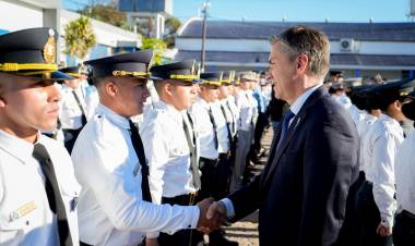 DÍA DE LA BANDERA: MÁS DE 300 ALUMNOS DE LA POLICÍA Y DEL SERVICIO PENITENCIARIO JURARON FIDELIDAD A LA ENSEÑA NACIONAL