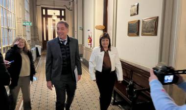 EL OFICIALISMO AFINA EL BORRADOR DE LA REFORMA ELECTORAL ANTES DE OFRECÉRSELA A LOS ALIADOS EN EL CONGRESO