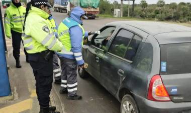 RECUPERARON UN AUTO Y UNA MOTO CON PEDIDO DE SECUESTRO