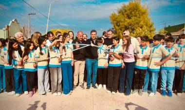LAS BREÑAS: ZDERO INAUGURÓ NUEVAS CUADRAS DE PAVIMENTO Y RATIFICÓ EL IMPULSO A LA PRODUCCIÓN Y LA CONECTIVIDAD