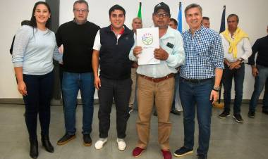 LAS BREÑAS: TRAS DÉCADAS DE ESPERA, FAMILIAS RURALES RECIBIERON EL TÍTULO DE LA TIERRA QUE TRABAJARON TODA SU VIDA