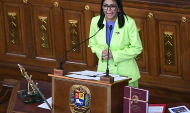 DELCY RODRÍGUEZ DESIGNA A FÉLIX PLASENCIA COMO CANCILLER DE VENEZUELA