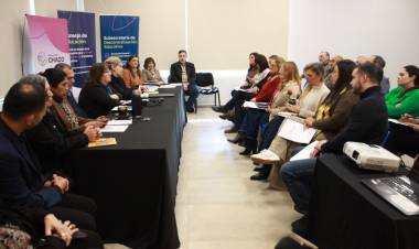 EDUCACIÓN FORTALECE EL TRABAJO CON INTENDENTES Y DIPUTADOS PARA CONSOLIDAR LAS POLÍTICAS EDUCATIVAS EN TODA LA PROVINCIA