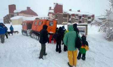 YA SON 30 LOS RESCATADOS POR UN HISTÓRICO TEMPORAL DE NIEVE EN LA ALTA MONTAÑA MENDOCINA
