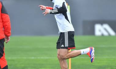 CON OTAMENDI A LA CABEZA, EL VESTUARIO DE RIVER PIDIÓ EL REGRESO DE GERMÁN PEZZELLA