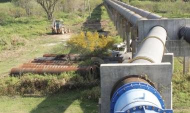 AVANZAN LAS OBRAS EN EL SEGUNDO ACUEDUCTO PARA AUMENTAR EL CAUDAL DE AGUA POTABLE EN EL INTERIOR PROVINCIAL