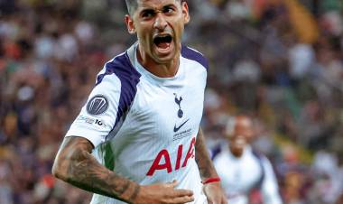 CRISTIAN ROMERO PODRÍA VOLVER A LA SERIE A: INTER NEGOCIA CON EL TOTTENHAM