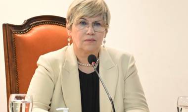 NAIDENOFF: "SIN EL COMPROMISO DEL DOCENTE, LOS RESULTADOS EN EDUCACIÓN SON IMPOSIBLES"