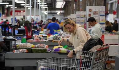 POR PRIMERA VEZ EN CASI UNA DÉCADA, LOS ESTADOUNIDENSES PREFIEREN A LOS DEMÓCRATAS PARA MANEJAR LA ECONOMÍA