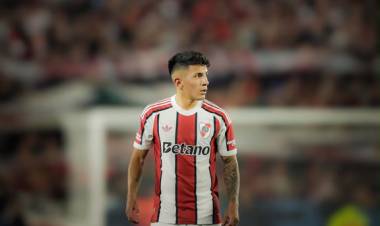 “QUÉ LINDO JUGAR ACÁ”: EL POSTEO DE THIAGO ALMADA TRAS SU DEBUT EN RIVER Y LA FOTO DE SU INFANCIA EN EL CLUB