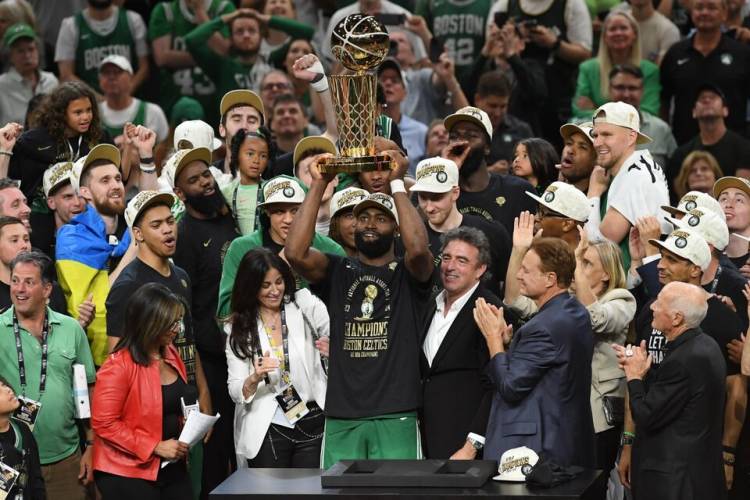 FINALES DE LA NBA: BOSTON CELTICS DERROTÓ A DALLAS MAVERICKS Y LOGRÓ SU 18° ANILLO