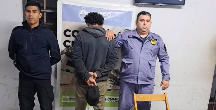ATRAPARON A UN HOMBRE CORTANDO CABLES DEL ALAMBRADO PÚBLICO CON UN CUCHILLO DE COCINA Y QUEDÓ DETENIDO