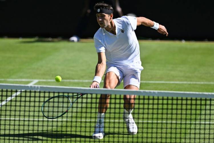 ETCHEVERRY Y CERÚNDOLO, ELIMINADOS EN EL ATP 250 DE EASTBOURNE
