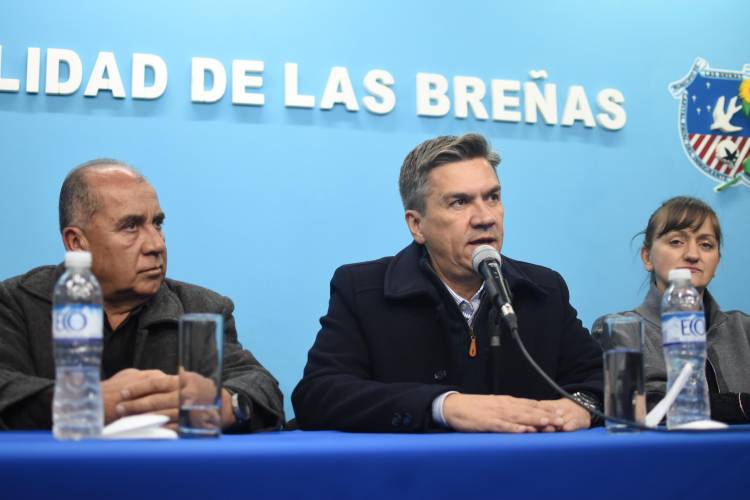 LAS BREÑAS: ZDERO ANUNCIÓ EL INICIO DE 16 CUADRAS DE PAVIMENTO Y OBRAS DE RIPIO PARA LA LOCALIDAD