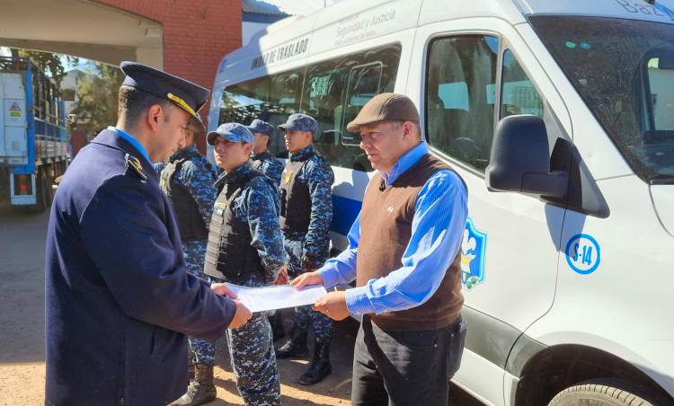 EL GOBIERNO PROVINCIAL ENTREGÓ MÓVILES A LA POLICÍA EN EL INTERIOR Y HABILITÓ LA UNIDAD HOSPITALARIA EN SAN MARTÍ