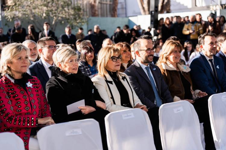 PLAN NACIONAL DE ALFABETIZACIÓN: “LA LECTURAC OMPRENSIVA ES UNA CUESTIÓN VITAL PARAQ UE LOS CHICOS PUEDAN PENSAR Y SER LIBRES”, DIJO NAIDENOFF