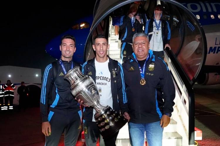 DI MARÍA SE INSCRIBIÓ PARA HACER EL CURSO DE ENTRENADOR EN ROSARIO