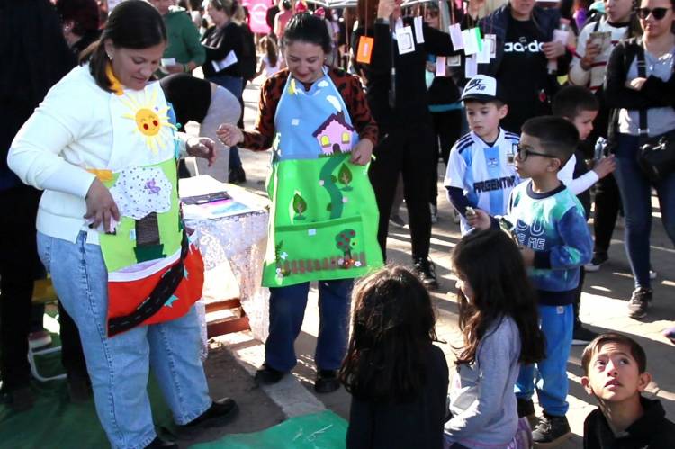 EDUCACIÓN EN LA BIENAL: LOS MÁS CHIQUITOS DISFRUTARON DE UNA DIVERTIDA PROPUESTA DE LECTURA
