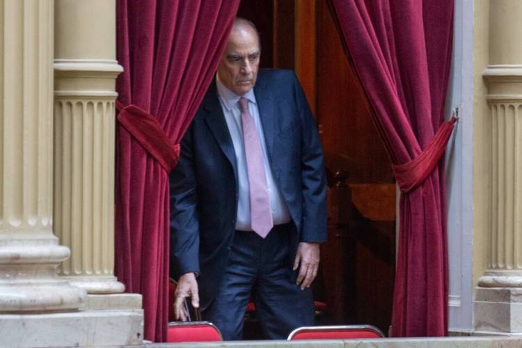 GUILLERMO FRANCOS SE PREPARA PARA DEBUTAR EN DIPUTADOS