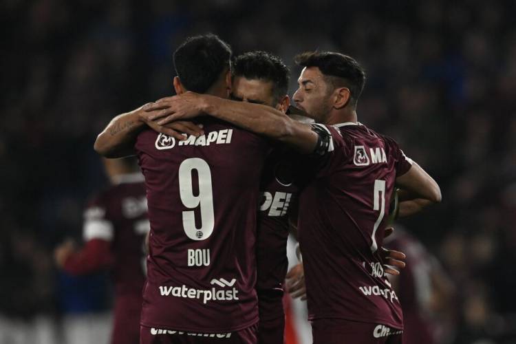 EL TREMENDO GOLAZO DE CHILENA DE WALTER BOU EN LANÚS VS TIGRE