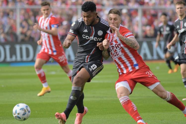LIGA PROFESIONAL: MIENTRAS ESPERA A GALLARDO, RIVER EMPATÓ CON UNIÓN