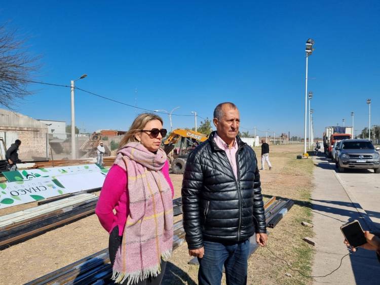 LA MUNICIPALIDAD DE VILLA ÁNGELA ULTIMA DETALLES EN EL ESPUM PARA LA 2° EXPO POTENCIAR