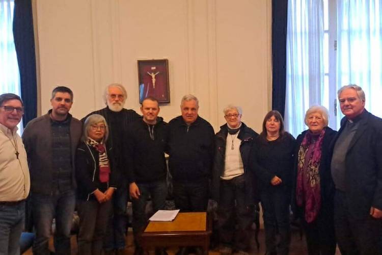 PEDIDO DE EXPULSIÓN DEL CURA OLIVERA RAVASI POR LA VISITA A ASTIZ Y REPRESORES