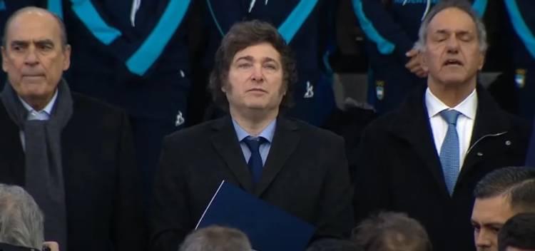 JAVIER MILEI Y VICTORIA VILLARRUEL COMPARTEN ACTO EN EL MINISTERIO DE DEFENSA