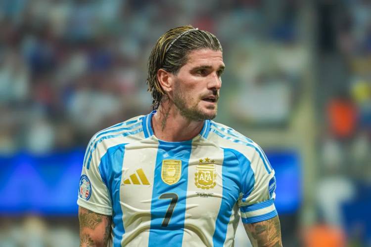 A FALTA DE MESSI Y DI MARÍA, ESTOS SON LOS ARGENTINOS QUE PODRÍAN LLEVAR LA CINTA DE CAPITÁN EN LOS DUELOS POR ELIMINATORIAS