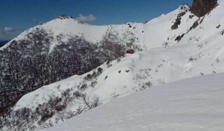 AVALANCHA EN EL CERRO LÓPEZ DE BARILOCHE: HALLARON CON VIDA AL DESAPARECIDO