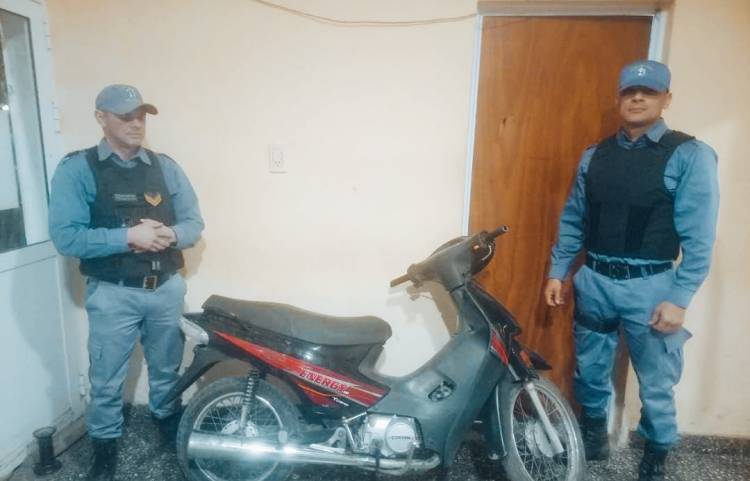 VILLA ÁNGELA: EL RÁPIDO ACCIONAR DE LA POLICÍA PARA RECUPERAR UNA MOTO QUE FUE ROBADA 