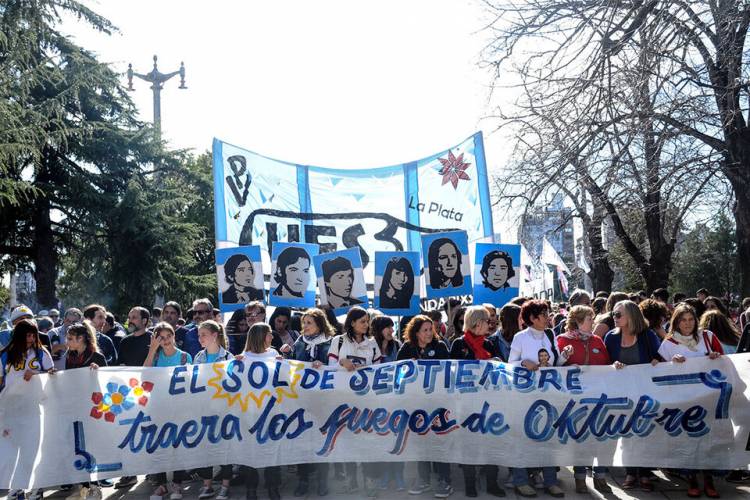 MILES DE ESTUDIANTES MOVILIZADOS EN RECUERDO A LA NOCHE DE LOS LÁPICES