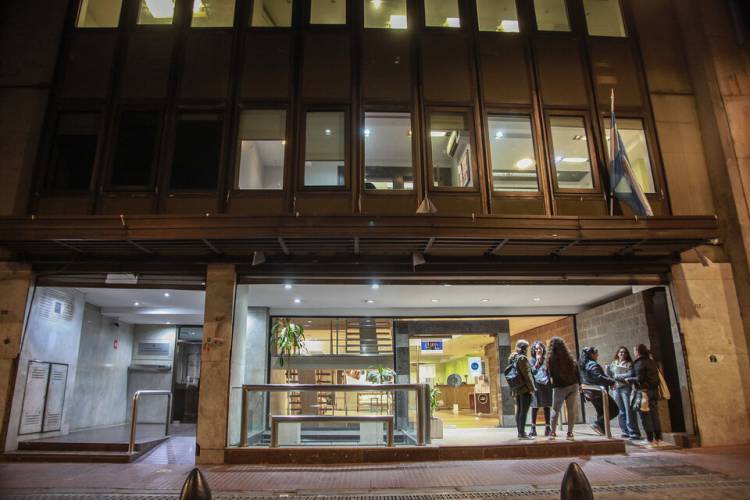 UN FRENO A LA EMBESTIDA DE MILEI CONTRA LA UNIVERSIDAD DE LAS MADRES