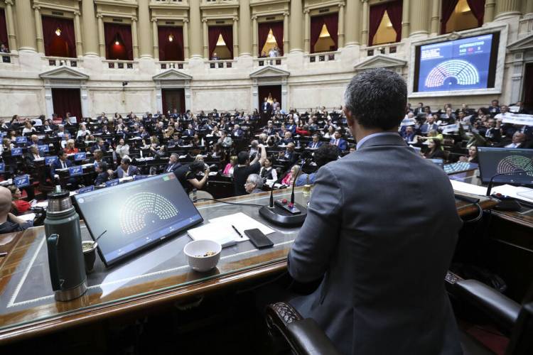 EL GOBIERNO CONFÍA EN REUNIR LOS VOTOS PARA BLINDAR EL VETO AL FINANCIAMIENTO UNIVERSITARIO