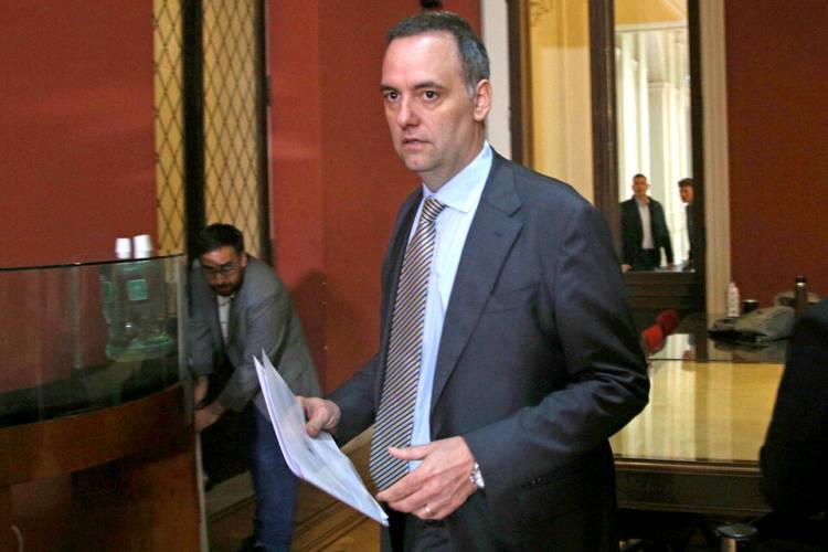 ADORNI PROVOCA Y ATE LO RETRUCA: "QUE LA PRUEBA DE IDONEIDAD SE LA TOMEN A LOS TROLLS DE LA VOCERÍA"