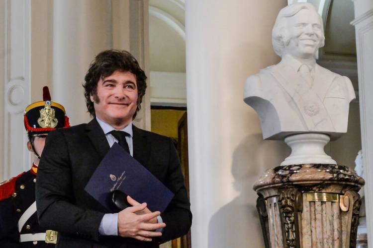 MILEI AJUSTA A LO MENEM: EL FINANCIAMIENTO EDUCATIVO CAYÓ 40 % EN 2024